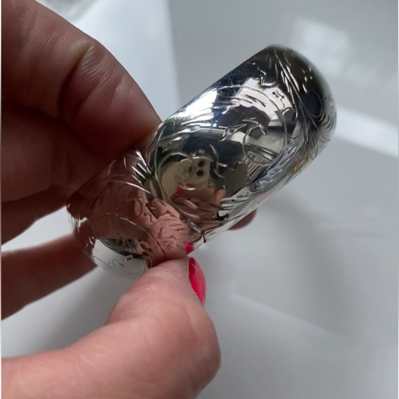 Vintage 925 Sterling Silver Etched Floral Hinge Bangle Bracelet Estate Piece - Picture 4 of 7